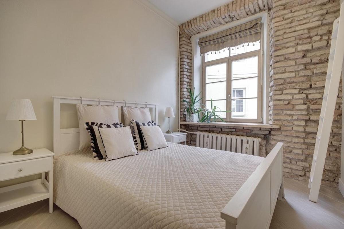 Town Hall Square Apartments Вилнюс Екстериор снимка