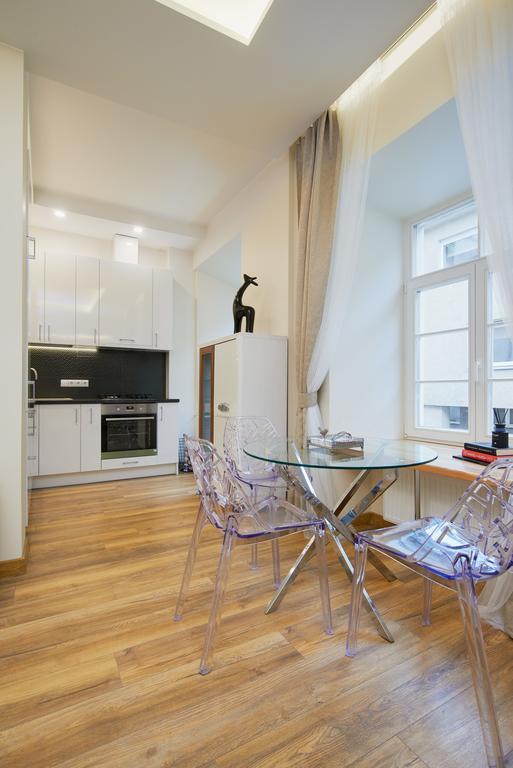 Town Hall Square Apartments Вилнюс Екстериор снимка